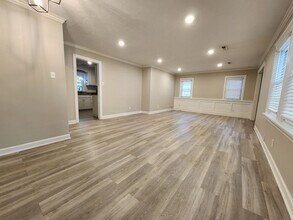 1419 S Roanoke Ave in Springfield, MO - Building Photo - Building Photo