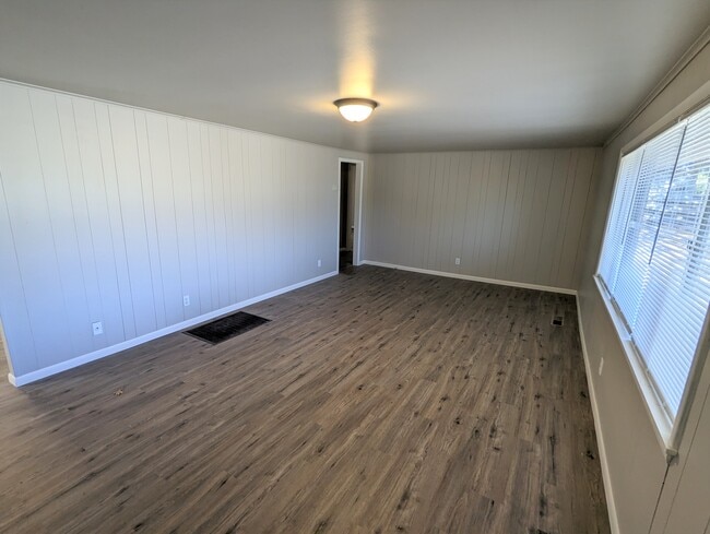 8718 S Vandalia Ave in Tulsa, OK - Building Photo - Building Photo