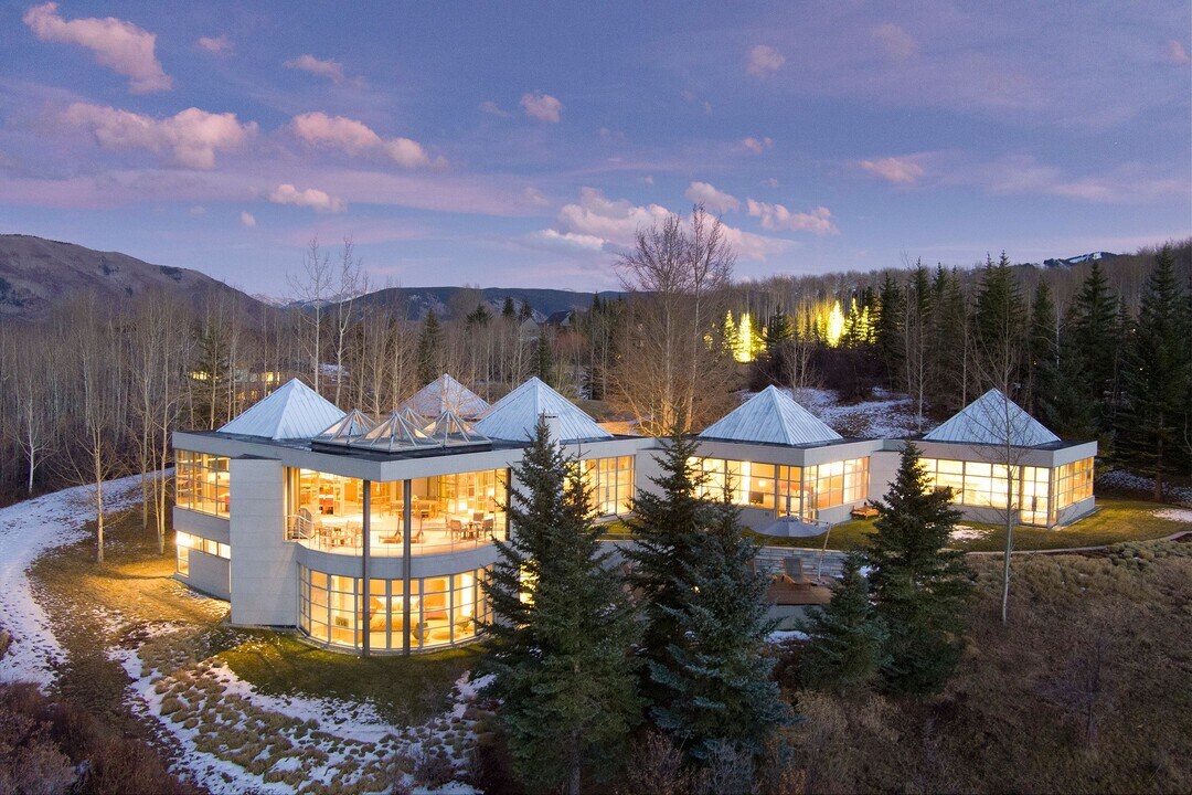 821 Cluny Rd in Aspen, CO - Building Photo