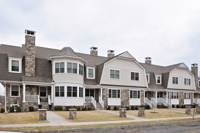 2 Foley Pl in New Providence, NJ - Building Photo