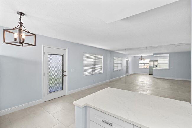 221 Normandy Ln in Delray Beach, FL - Building Photo - Building Photo