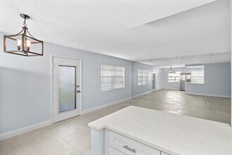 221 Normandy Ln in Delray Beach, FL - Building Photo - Building Photo