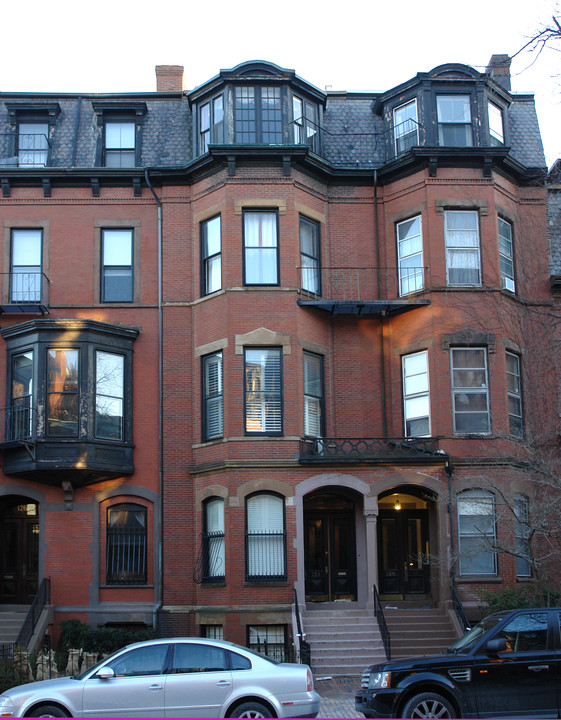 128 Marlborough St in Boston, MA - Building Photo