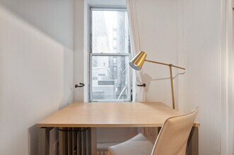 450 9th Ave in New York, NY - Building Photo - Building Photo