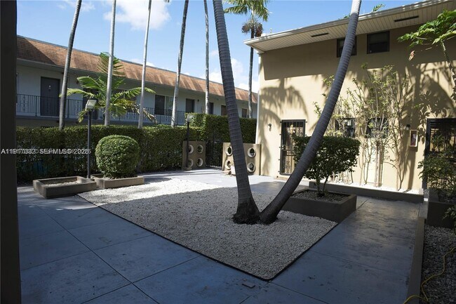 4271 NW 11th St in Miami, FL - Building Photo - Building Photo