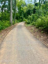 1825 Bennett Vlg Dr in Maryville, TN - Building Photo - Building Photo