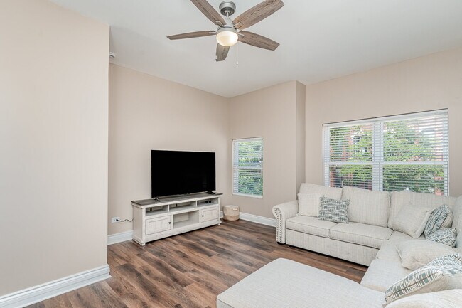 2201 W Monroe St in Chicago, IL - Building Photo - Building Photo