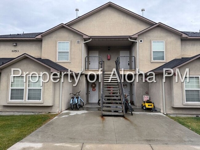 property at 1053 W Pine Ave