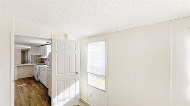 1202 US-190 in Huntsville, TX - Building Photo - Building Photo