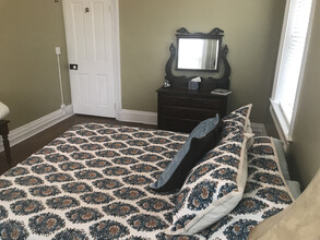 30 Mount Pleasant Ave, Unit Crocodile Tears in Easton, MD - Building Photo - Building Photo