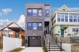 49 Wade St in Jersey City, NJ - Building Photo