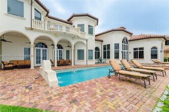 3283 NE 171 St in North Miami Beach, FL - Building Photo - Building Photo