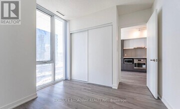 138 Downes St in Toronto, ON - Building Photo - Building Photo