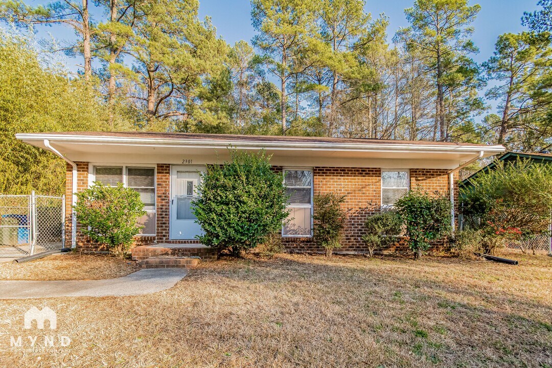 2301 Charles St in Durham, NC - Building Photo