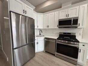 130 Elm St, Unit 1 in Newark, NJ - Foto de edificio - Building Photo