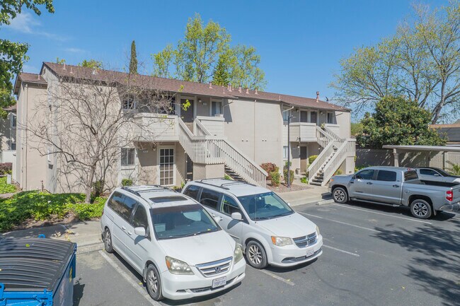 34350 Enea Cmn in Fremont, CA - Foto de edificio - Building Photo