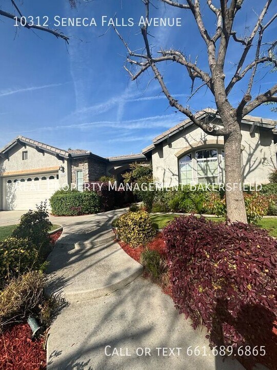 10312 Seneca Falls Ave in Bakersfield, CA - Foto de edificio