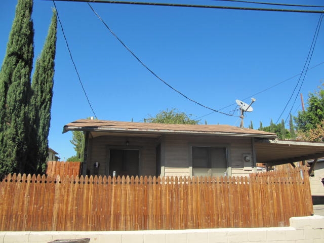 7059-7065 Day St in Tujunga, CA - Foto de edificio