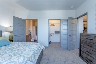 Meridian at View High in Lee's Summit, MO - Foto de edificio - Interior Photo