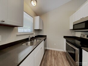 1134 Summit Hills Dr in Charlotte, NC - Building Photo - Building Photo