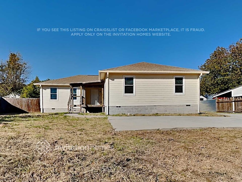 311 Woodard St in Farmersville, TX - Foto de edificio