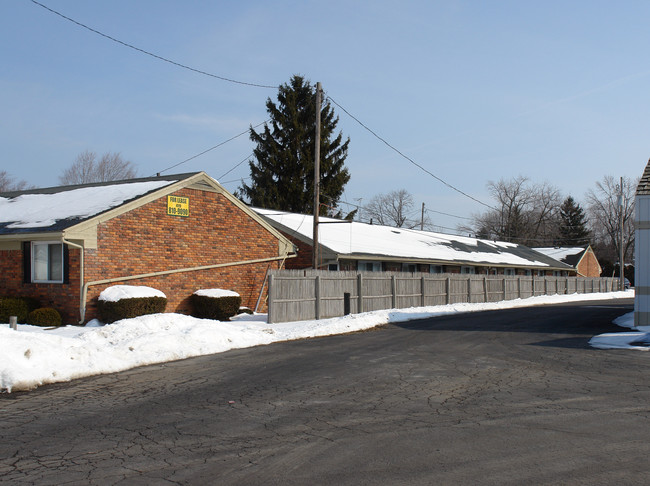 West Boundary Apartments in Perrysburg, OH - Building Photo - Building Photo