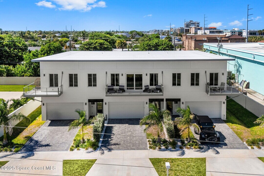 106 4th Ave in Indialantic, FL - Building Photo