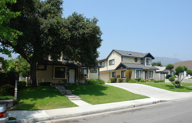 Oak Tree Apartments in Monrovia, CA - Building Photo - Building Photo