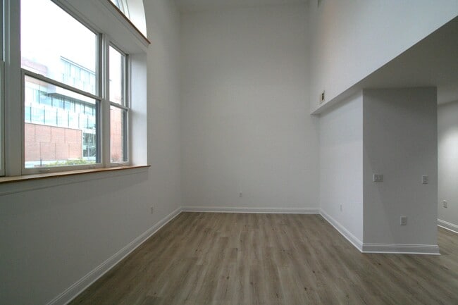 769 MONTGOMERY St in Jersey City, NJ - Building Photo - Building Photo