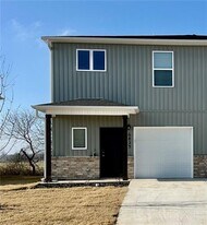 6823 Devotion St in Bentonville, AR - Building Photo