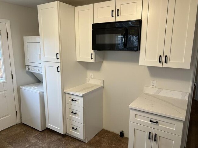 property at 100 S Kendall St