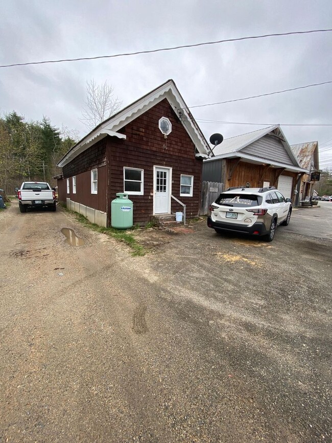 10 Folsom Rd in Ossipee, NH - Building Photo - Building Photo