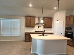 919 Beverly Dr in Cleburne, TX - Building Photo - Building Photo