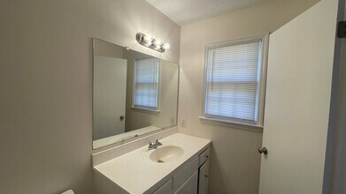 19 Wedgefield Dr-Unit -B in Boiling Springs, SC - Building Photo - Building Photo