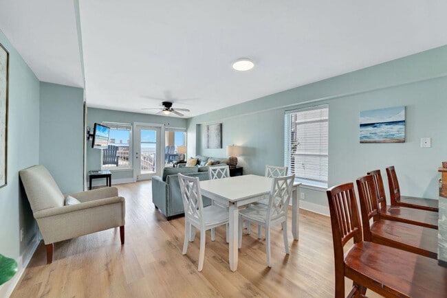 409 E Beach Blvd in Gulf Shores, AL - Foto de edificio - Building Photo
