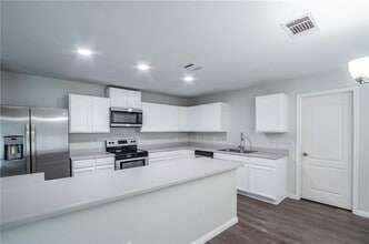 17928 Narsitin Ln in Pflugerville, TX - Building Photo - Building Photo