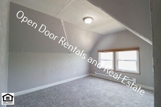 109 S State St in Kendallville, IN - Building Photo - Building Photo