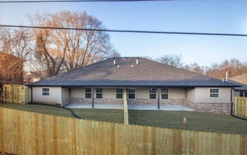 2912 E Stanford St in Springfield, MO - Building Photo - Building Photo