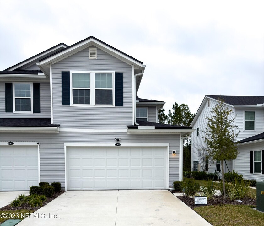 12017 Calvesta St in Jacksonville, FL - Building Photo