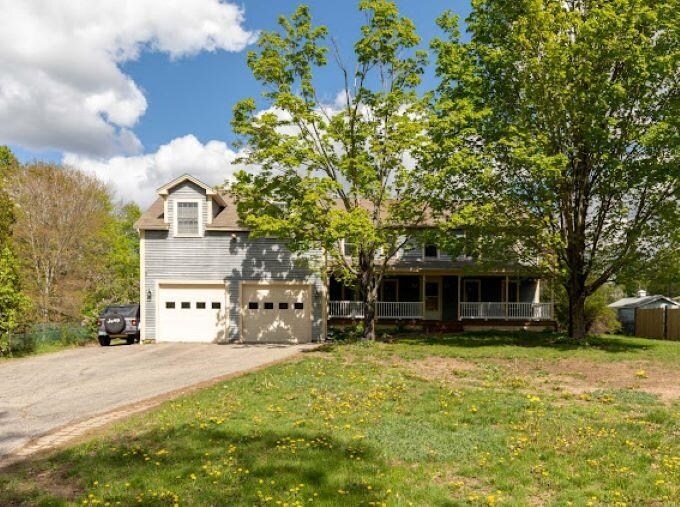 34 Cate St in Epping, NH - Building Photo