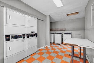 Sterling Point in Houston, TX - Building Photo - Interior Photo