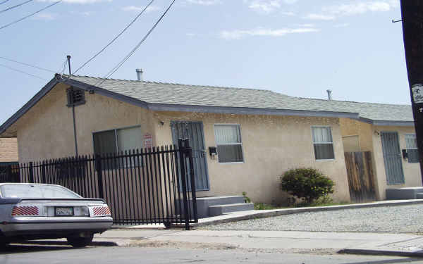 144 W Hall Ave in San Ysidro, CA - Building Photo - Building Photo