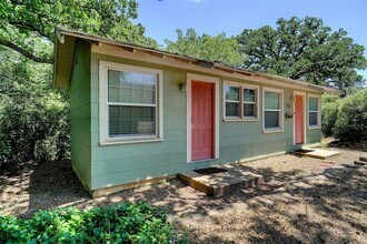 1402 W Congress St in Denton, TX - Building Photo - Building Photo