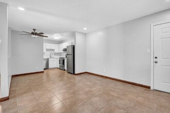 WAIVING ADMIN FEE in Phoenix, AZ - Building Photo - Building Photo