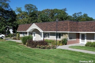 265 E Main St-Unit -264 in East Islip, NY - Building Photo - Building Photo