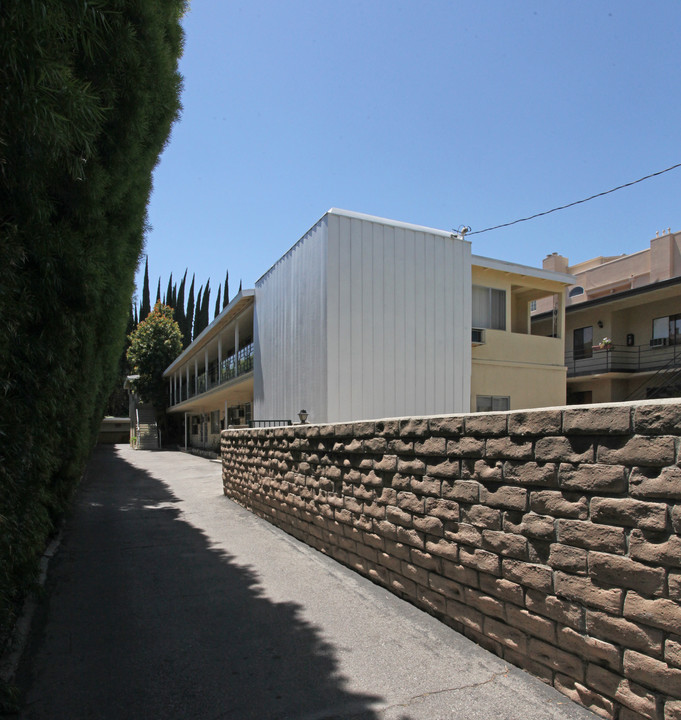 Palm Apartments in Sherman Oaks, CA - Building Photo