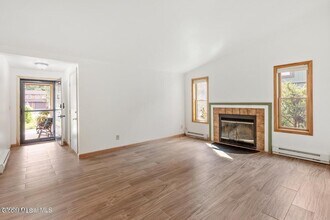 24 Thimbleberry Rd in Ballston Spa, NY - Building Photo - Building Photo