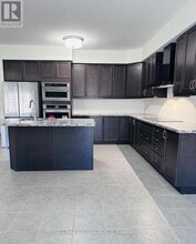 10 Waldron St in Brantford, ON - Building Photo - Building Photo