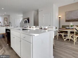 8328 Alexander Ct in Breinigsville, PA - Building Photo