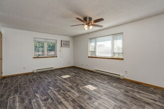 115 Balcerzak Dr in Mankato, MN - Building Photo - Building Photo